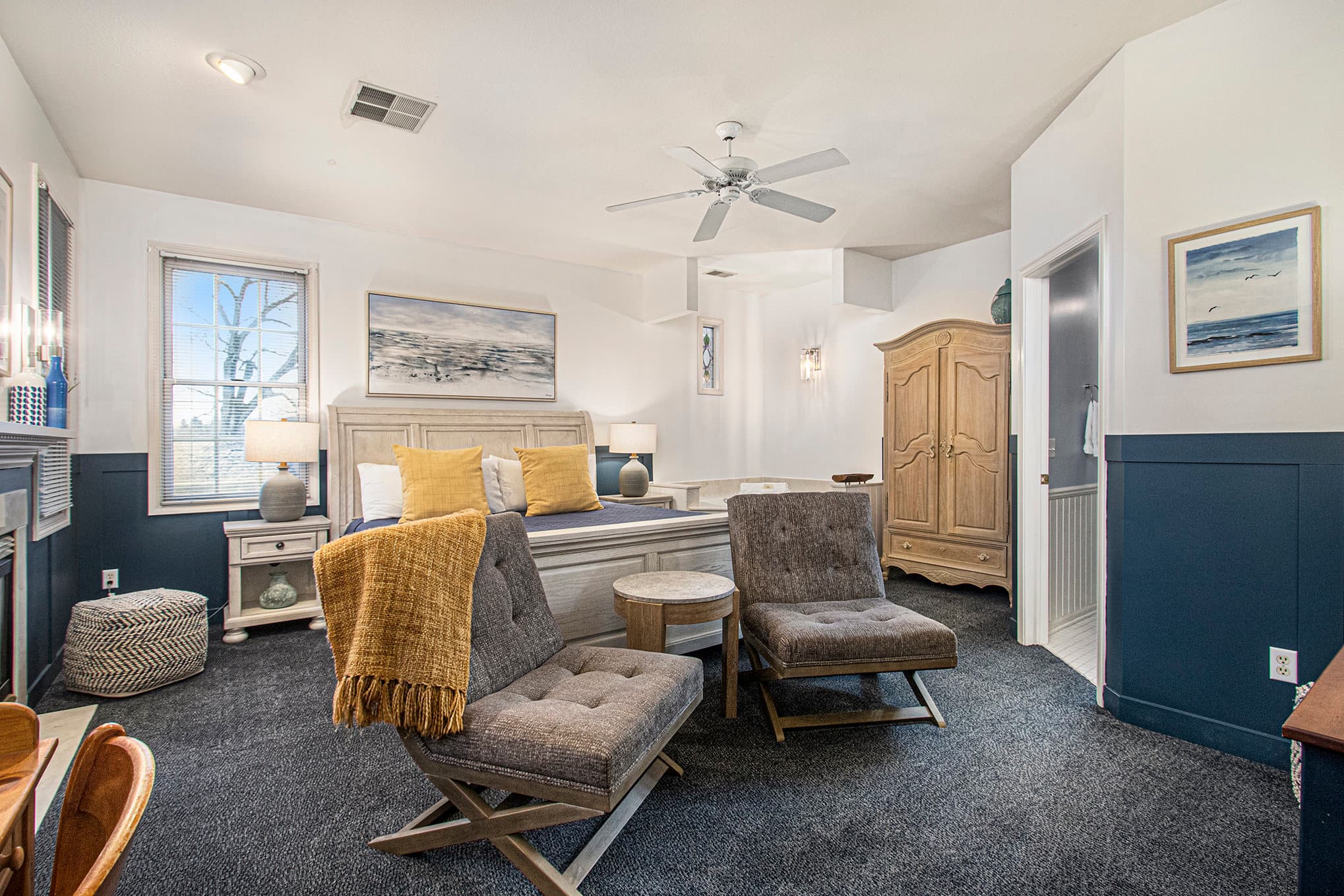 king sleigh bed two chairs